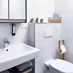 Alfa Mikroapartment 2 Betten Kueche Bad L Smarttv Wifi L Porsche & Bosch L 2 Beds Kitchen Bath Bs21a2 Lejlighed