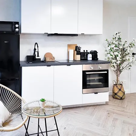 Appartamento Alfa Mikroapartment 2 Betten Kueche Bad L Smarttv Wifi L Porsche & Bosch L 2 Beds Kitchen Bath Bs21a2 *